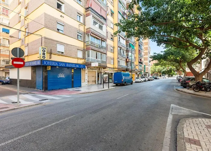 Los Mellis Apartment - Maria Zambrano Train Station & Bus